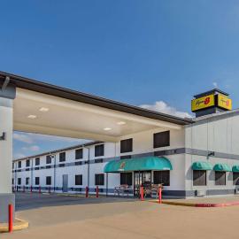 Super 8 by Wyndham League City Kemah Area, hôtel à League City