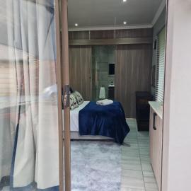 Rus 'n Bietjie, hotel a Bothaville