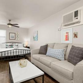 Walk To Zilker King Bed Pool Free Parking