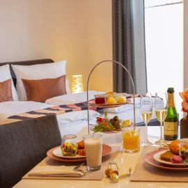 Hotel & Boarding House Schlosserwirt, хотел в Mering