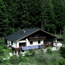 Kleine einfache Ferienwohnung in malerischer Umgebung Salzburgs, hotel a Koppl