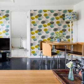 Stylish loft apartment moments from beach by Whitstable-Holidays, Bowline, hotel Whitstable-ben