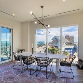 Spectacular 5 BR Luxury Condo with Rooftop Pool right on the Beach, Next to the Hangout!, hotel in Gulf Shores