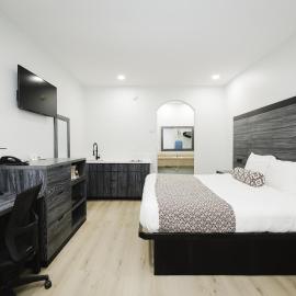Sapphire Inn & Suites，鹿園的飯店