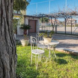 Beautiful Apartment In Finida With Wifi, Hotel in Petrovija