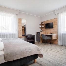 Hotel am Ludwigsplatz، فندق في أوليمبياذا