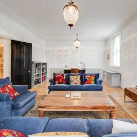 Viesnīca Princes Villa - large fully Self Contained Flat, 5 minutes from the sea pilsētā Heistingsa