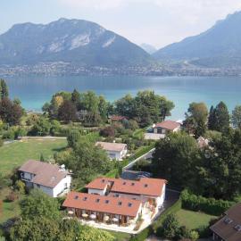 L'Aurore du Lac – hotel w mieście Sévrier