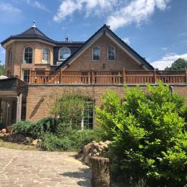 Seeblick eins im Waldschlößchen, Hotel in Wendisch Rietz