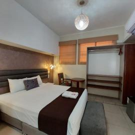 Hostal Atenea，伊洛的飯店
