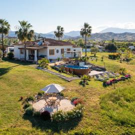 Casa de los Sueños, hotel in Coín