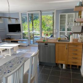 House with green garden, Göteborg, 6 beds, hotell i Lindome