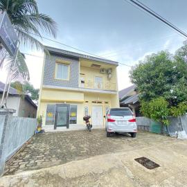 Homestay RN near Taman Bambu Runcing Polewali Mitra RedDoorz, viešbutis mieste Matakali