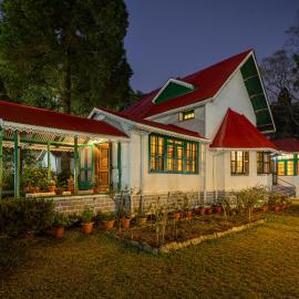 amã Stays & Trails - Wayside Villa, Kurseong, hotel a Karsiyang