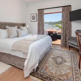 Villa Venusta Luxury Guesthouse - Solar Power, hotel i Hermanus
