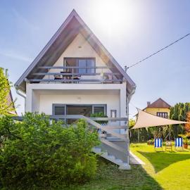 Madarász 5 Deluxe Vendégház, hotel in Balatonalmádi