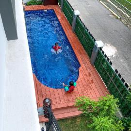 A home with private pool, KebunStorey, hotel in Tangga Batu