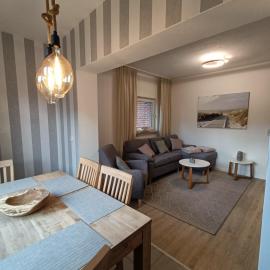 Lütt Nest Föhr، فندق في Alkersum