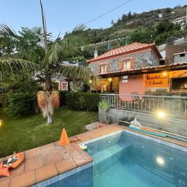 Secluded cottage w pool, oceanside view, 3BR, 3BA