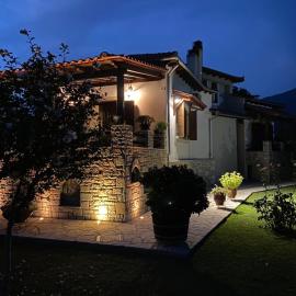 ZENIA Pelion garden house, hotel em Platanidia