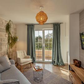 Stylish Mini-House with Garden & Beach, hotel in Bijela