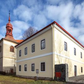 Penzion Fara pod Milešovkou, hotel in Velemín