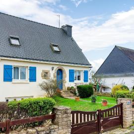 4 Bedroom Stunning Home In Hennebont, hotel a Hennebont