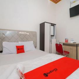 RedDoorz @ Jalan Sultan Agung Lampung, hotel di Kedaton