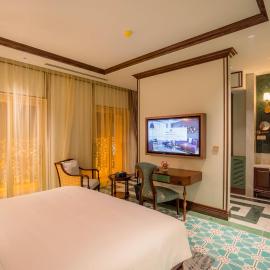 Regal Collection Hotels & Suites, хотел в Dương Cảnh