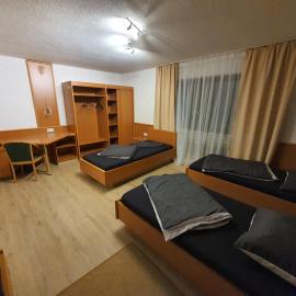 Monteurzimmermit Gemeinschafst Bad-Küche- AM RHEIN