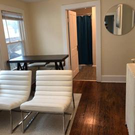The Yellow Door 3-bedroom downtown near VT&RU