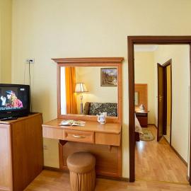 Апартаменти в Готелі в центрі Трускавця - 50 м до центрального бювету, hotel sa Truskavets
