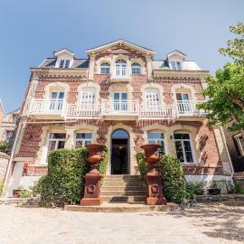 La villa 10 HÔTEL SPA, hótel í Étretat