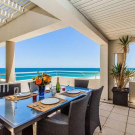 Beach View Apartment in Cottesloe