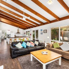 Point Lonsdale Beach House - Family Golf & EV, hotel in Point Lonsdale