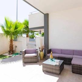 Bungalow Pink garden