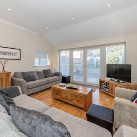 Modern 3 Bedroom with Garden in Reading - Pass the Keys