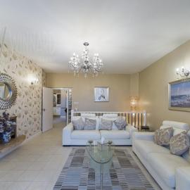 The Beach House, Luxury Apartments