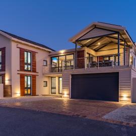 Hermanus Beach House at CShine