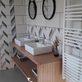 GITE LES 3 EDELWEISS - Maison SEGUITTE - 6 PERSONNES, hotel u gradu Aret