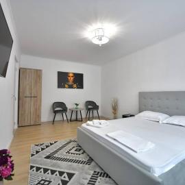 Luxury Studio / M Romancierilor