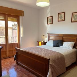 Casa Rural EL COTARRO DE PESQUERA DE DUERO، فندق في Pesquera de Duero