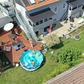 Kornhaus - schöne Ferienwohnung mit Pool, Kamin und Terrasse, hotel i Göttingen