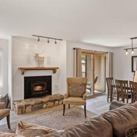 Mountainside Cozy Walk to Gondola Hot Tub Condo, hotell i Steamboat Springs