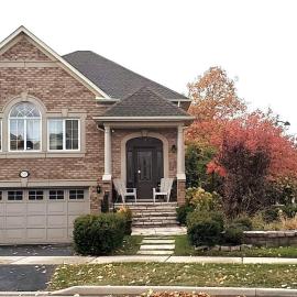 Modern & Spacious 2 Bedrooms+2 Bathrooms Bungalow in Oakville, Hotel in Oakville