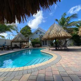 Aruba Tropic Apartments, hotel in Noord
