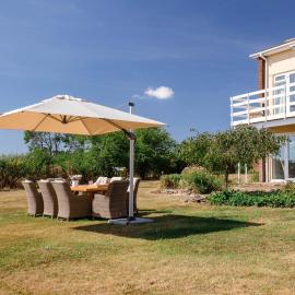 Ridgeway Farmhouse at Ragley Estate, hotel a Alcester
