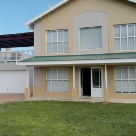 Sea Breeze, hotel i Stilbaai