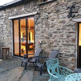 Galleri hot tub 2 bed ensuite, Hotel in Blaencelyn