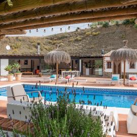 Finca Las Hierbas B&B, hotel ad Alora